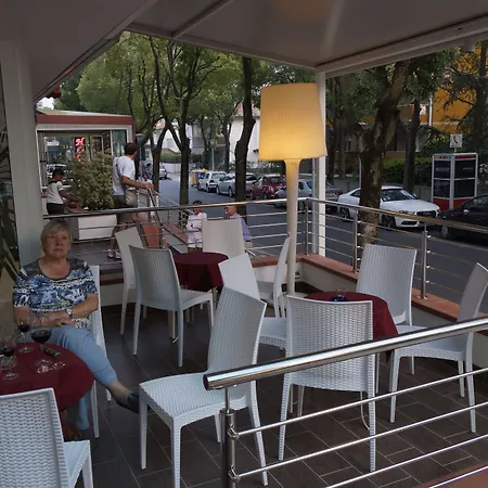 Otel Vienna 3*